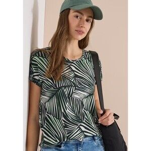 NWOT Jude Connally Crew Shirt Green Leaf Print Jude Cloth Athleisure Travel